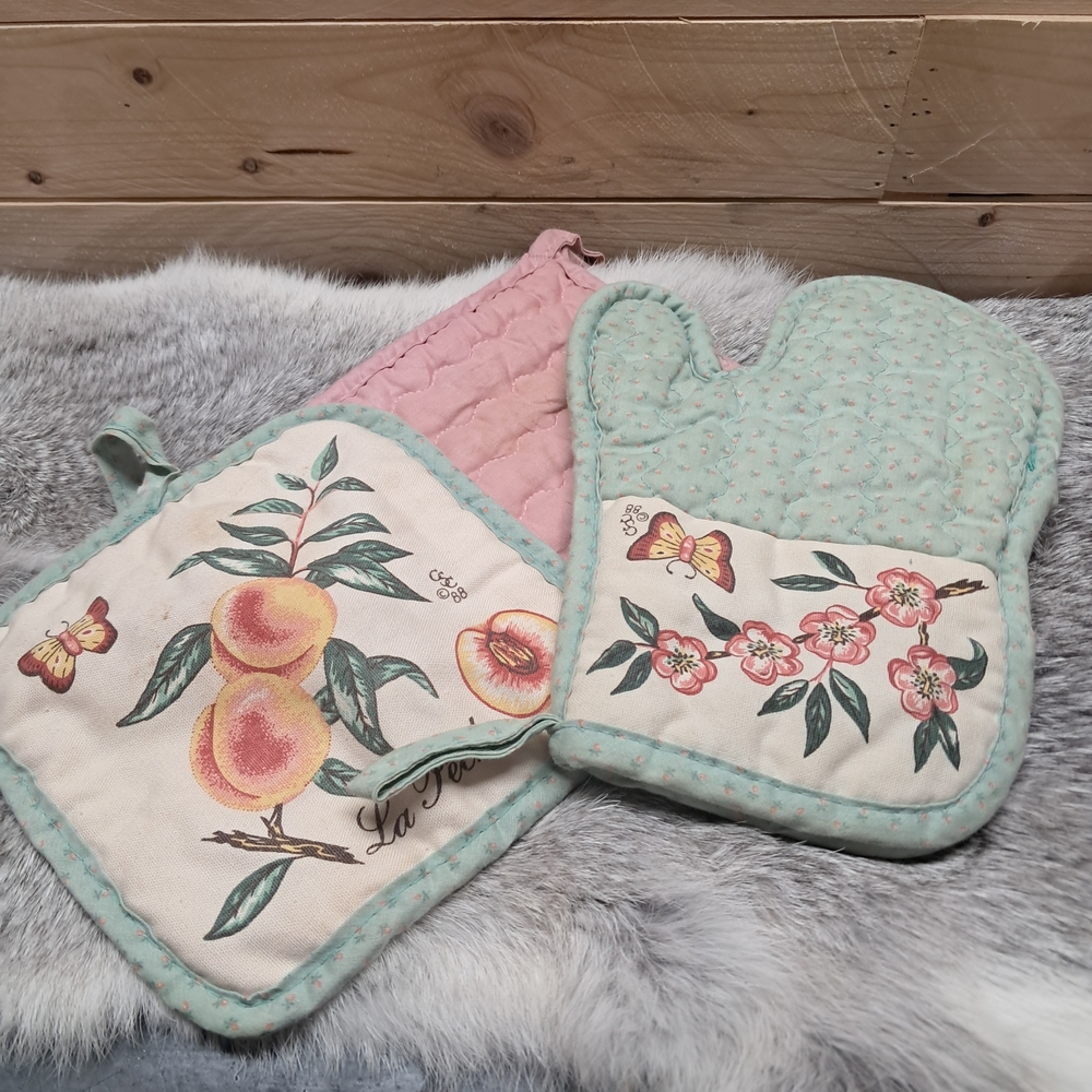 Floral Oven Mitt and Pot Holder Set